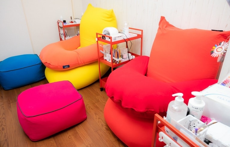 Toujours ネイル 美容脱毛サロン の求人 募集要項 京急川崎駅 神奈川県 ネイルサロン 雑誌掲載や口コミ高評価が話題 自由出勤制でオンオフを楽しもう 川崎の少人数プライベートサロン Workcanvas