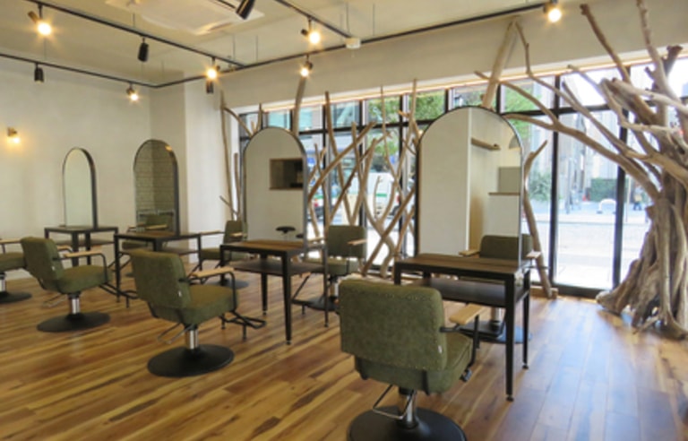 Lag Hair Worksの求人 募集要項 静岡駅 静岡県 美容室 自分のペースで成長できる 頑張りを評価し お給料に反映 安定した入客数でしっかり稼げるサロン Workcanvas