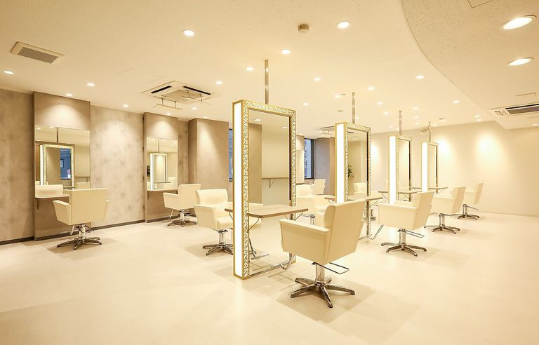 edge origination 梅田店の写真 1