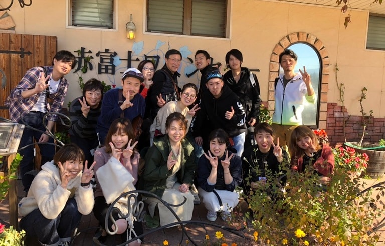 有限会社ビューティサロンエイゼットの求人 募集要項 川越駅 埼玉県 美容室 平均以上の好待遇 確かな技術を早期習得 教育環境と福利厚生が充実の 働きやすさ が自慢のサロン Workcanvas